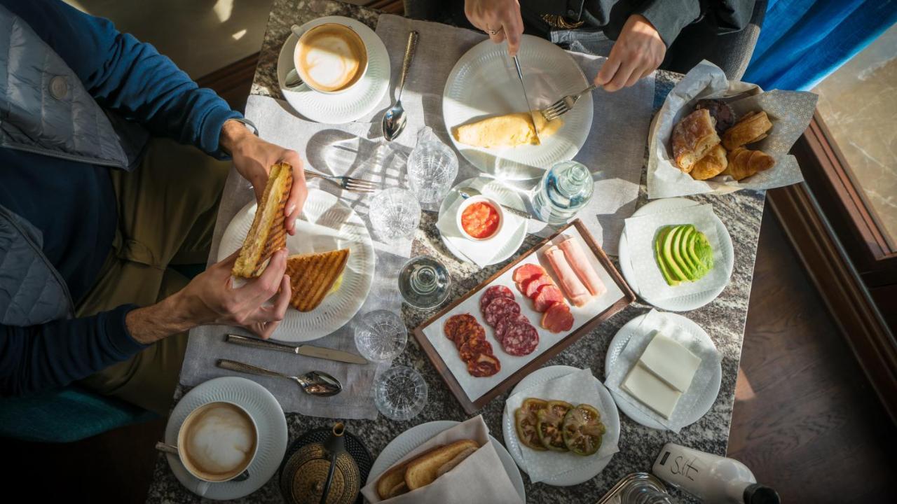 El Llorenc Parc De La Mar - Adults Only Palma de Mallorca Dış mekan fotoğraf A typical breakfast at the hotel